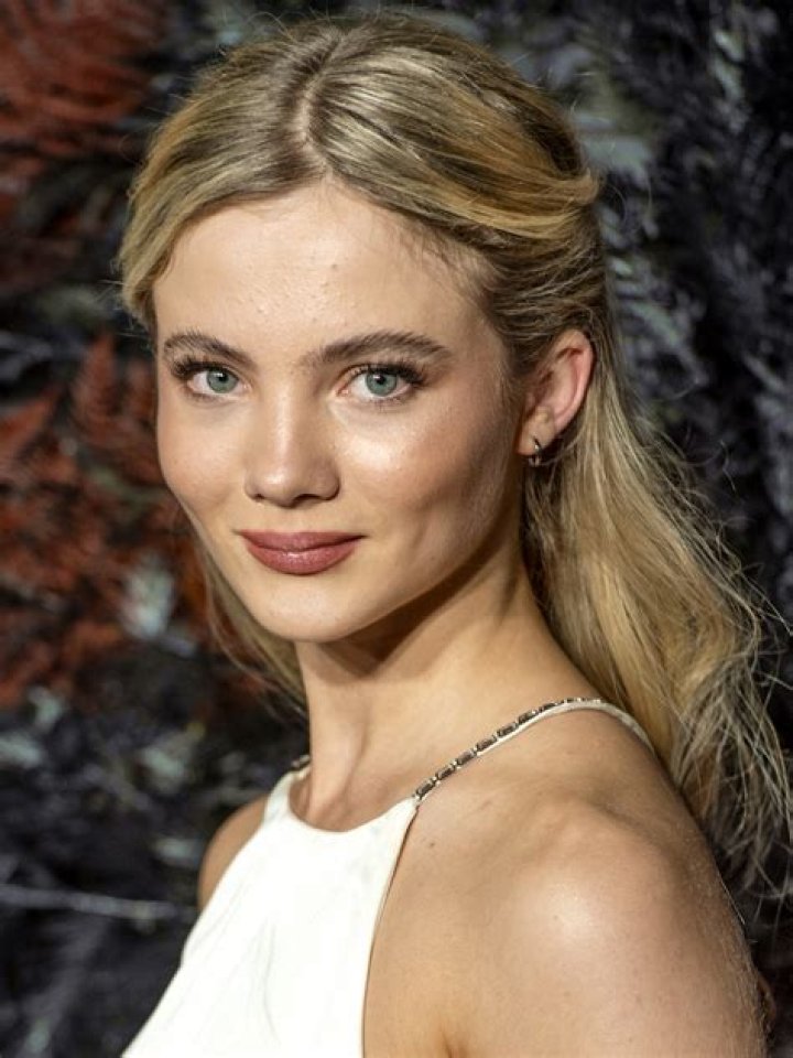 Freya Allan (Actress) Wikipedia, Biography, Age, Height, Weight, Boyfriend, Measurements, Net Worth, Facts