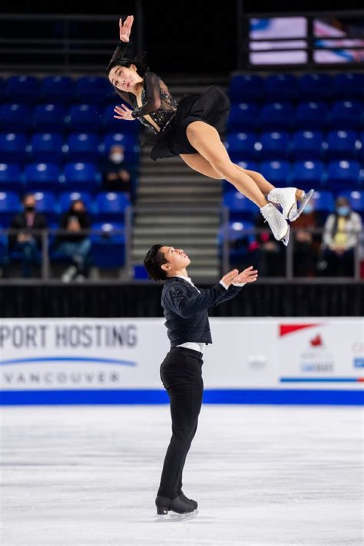 How Old Tall Is Lindsay Thorngren Figure Skater? Everything To Know About Her