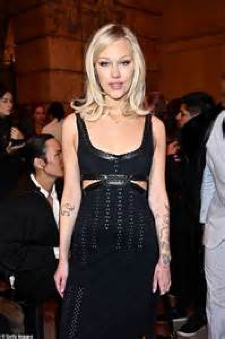 No, Grace Vanderwaal Pregnant: How did The Rumors Begin? Everything To Know