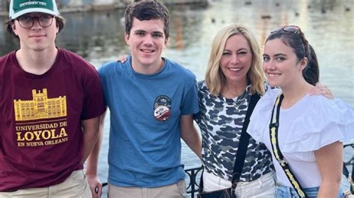 Who Are Sutton Stracke Mother Reba And Father John T. Brown? Everything On Her Parents And Family