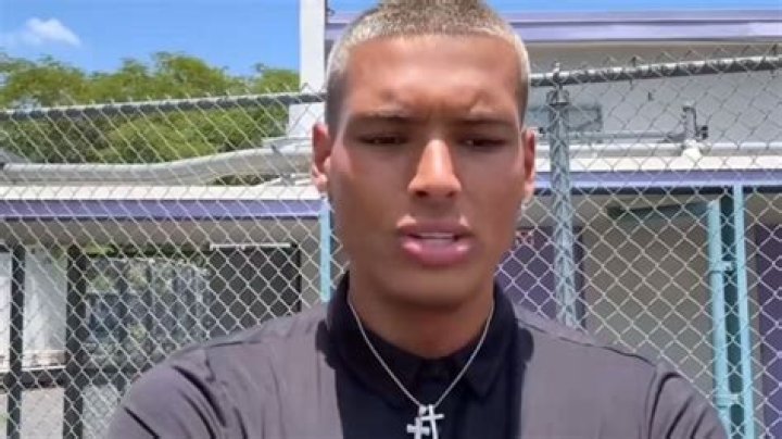 Who Is Babynez05 From Twitch? Everything On Age, Height and Instagram